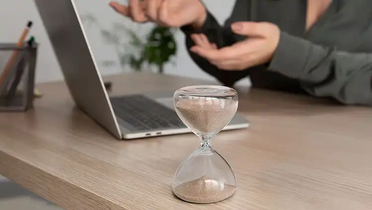 The Cost of Silence: Why Contact Center Downtime Is an Efficiency Killer for the Mid-Market